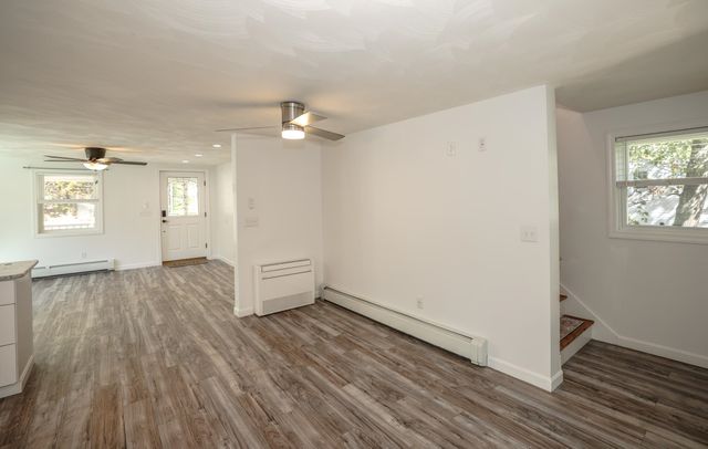 11 Ash Street, Londonderry, NH 03053