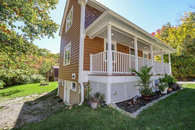 11 Ash Street, Londonderry, NH 03053