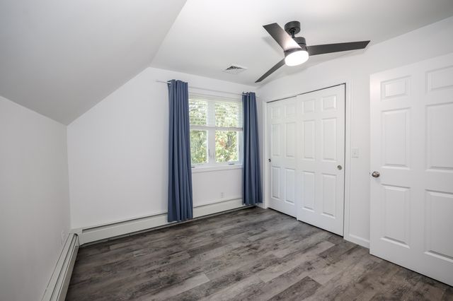 11 Ash Street, Londonderry, NH 03053
