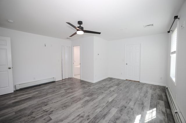 11 Ash Street, Londonderry, NH 03053