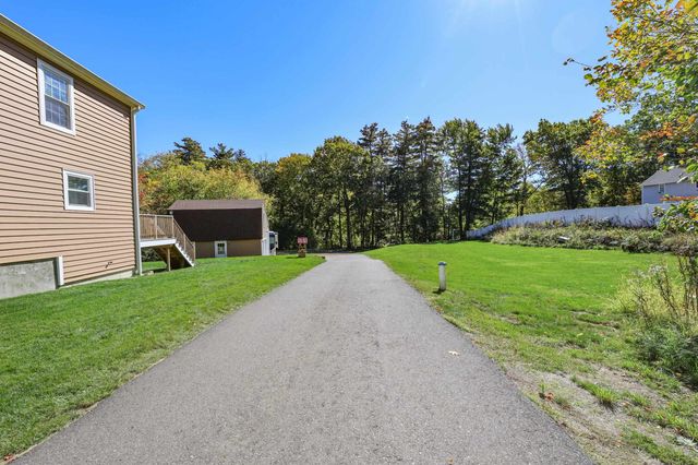 11 Ash Street, Londonderry, NH 03053