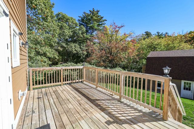 11 Ash Street, Londonderry, NH 03053