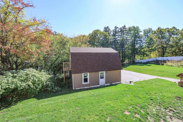 11 Ash Street, Londonderry, NH 03053