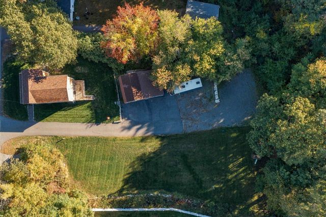 11 Ash Street, Londonderry, NH 03053