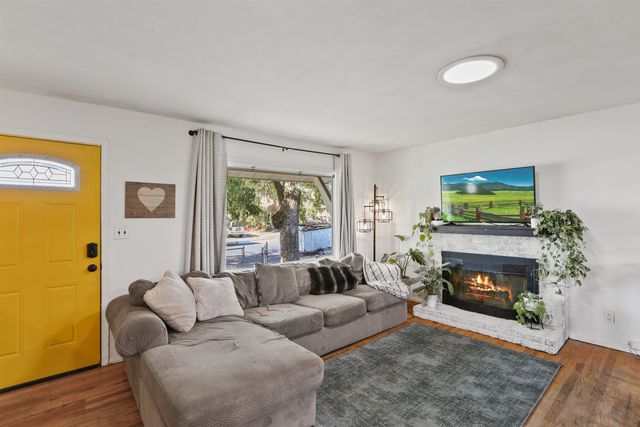 2516 N Rebecca St, Spokane, WA 99217