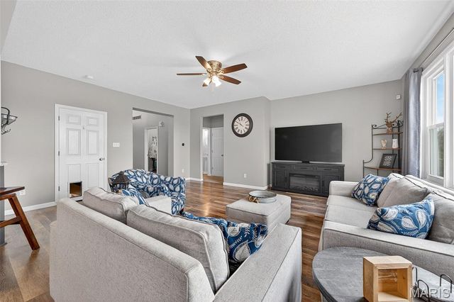 211 England Drive, O'fallon, MO 63366