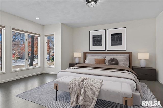 804 FAIRFAX Court, Springfield, IL 62702