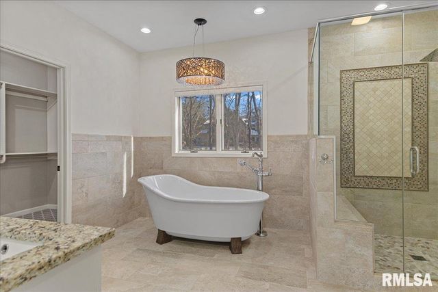 804 FAIRFAX Court, Springfield, IL 62702