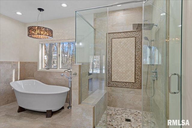 804 FAIRFAX Court, Springfield, IL 62702