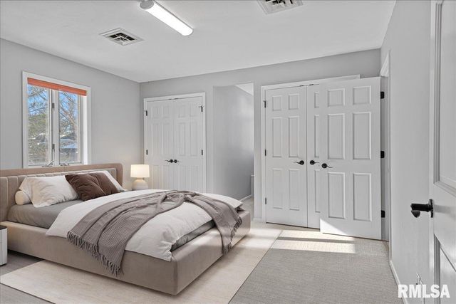 804 FAIRFAX Court, Springfield, IL 62702