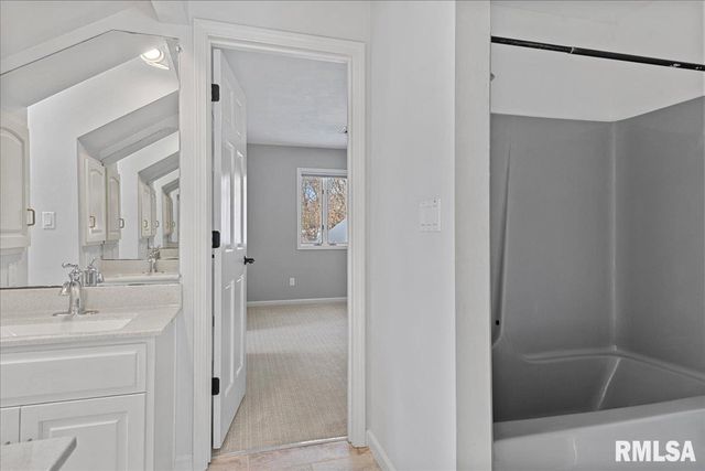 804 FAIRFAX Court, Springfield, IL 62702