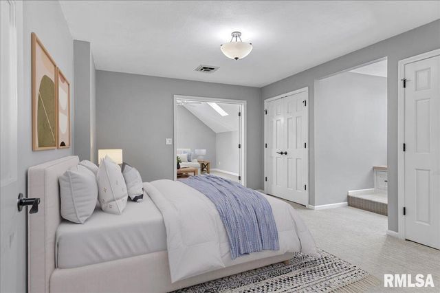 804 FAIRFAX Court, Springfield, IL 62702