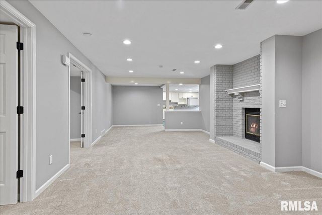 804 FAIRFAX Court, Springfield, IL 62702