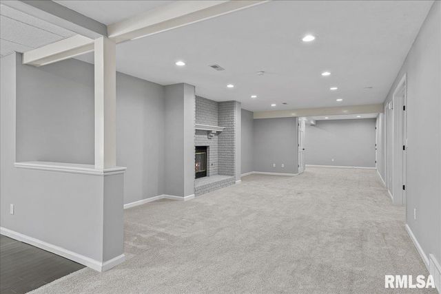 804 FAIRFAX Court, Springfield, IL 62702