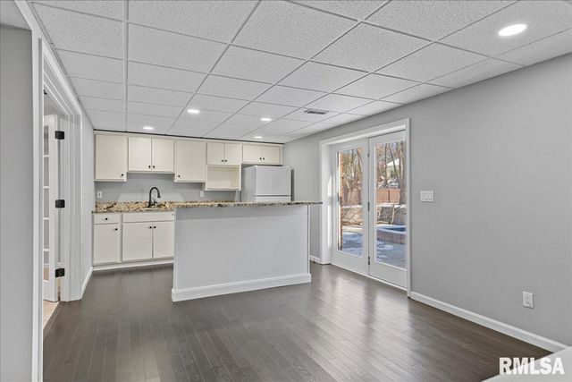 804 FAIRFAX Court, Springfield, IL 62702