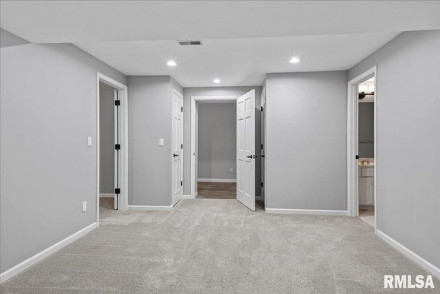 804 FAIRFAX Court, Springfield, IL 62702