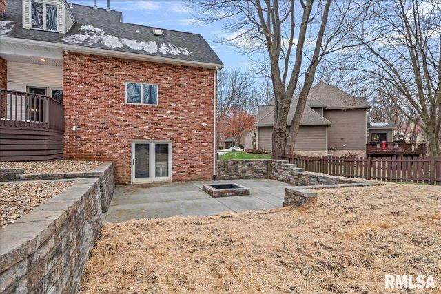 804 FAIRFAX Court, Springfield, IL 62702