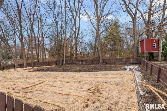 804 FAIRFAX Court, Springfield, IL 62702