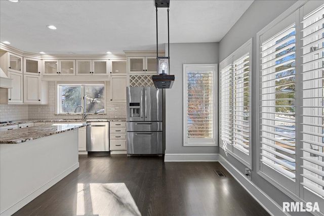 804 FAIRFAX Court, Springfield, IL 62702