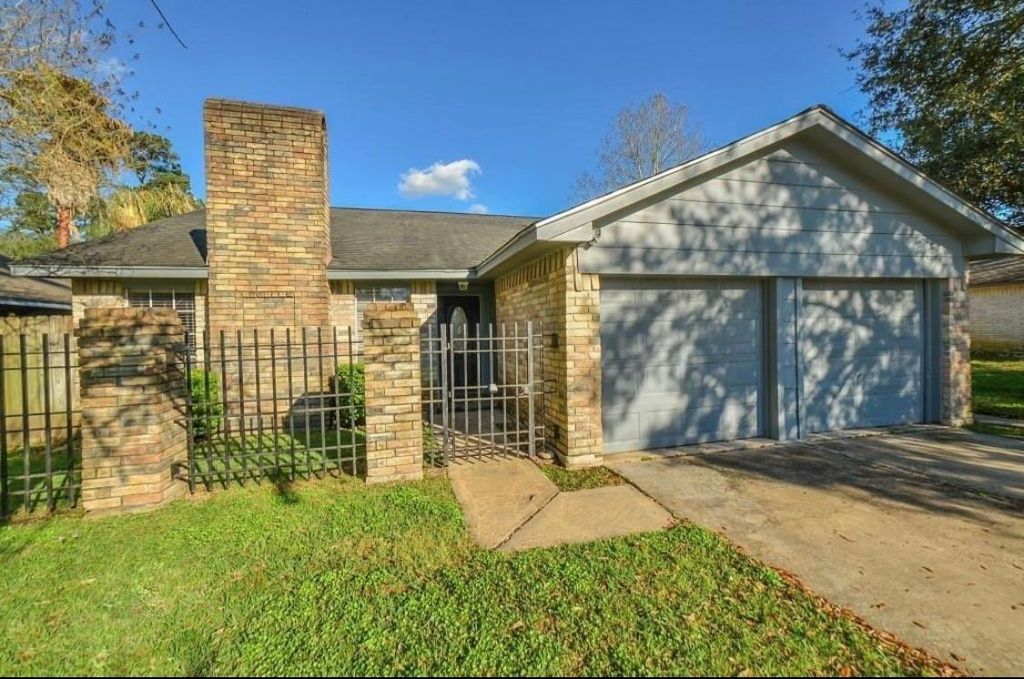 19526 Leaning Timbers Drive, Humble, TX 77346