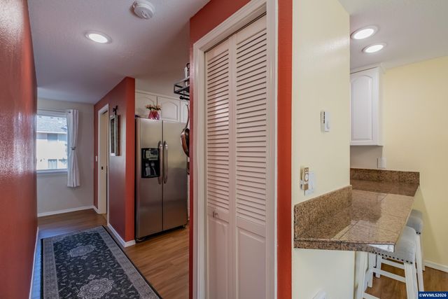 2190 Maplewood Dr S, Salem, OR 97306