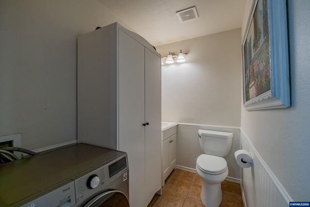 2190 Maplewood Dr S, Salem, OR 97306