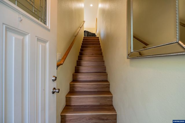 2190 Maplewood Dr S, Salem, OR 97306