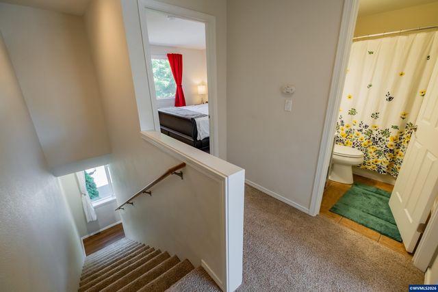 2190 Maplewood Dr S, Salem, OR 97306