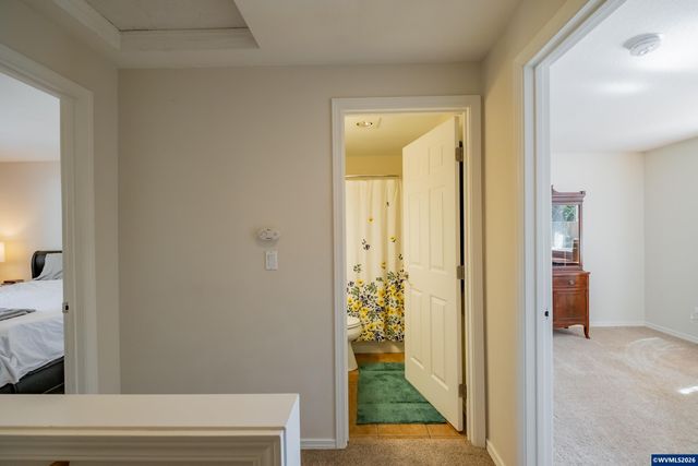 2190 Maplewood Dr S, Salem, OR 97306
