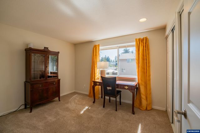 2190 Maplewood Dr S, Salem, OR 97306