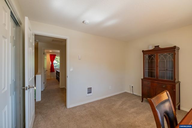 2190 Maplewood Dr S, Salem, OR 97306