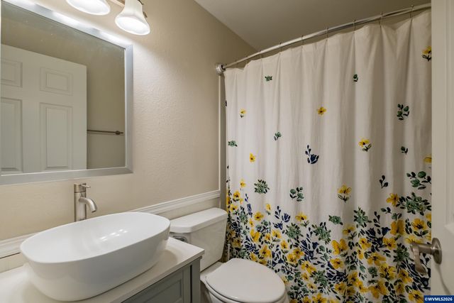 2190 Maplewood Dr S, Salem, OR 97306