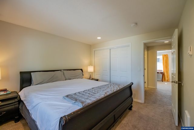 2190 Maplewood Dr S, Salem, OR 97306