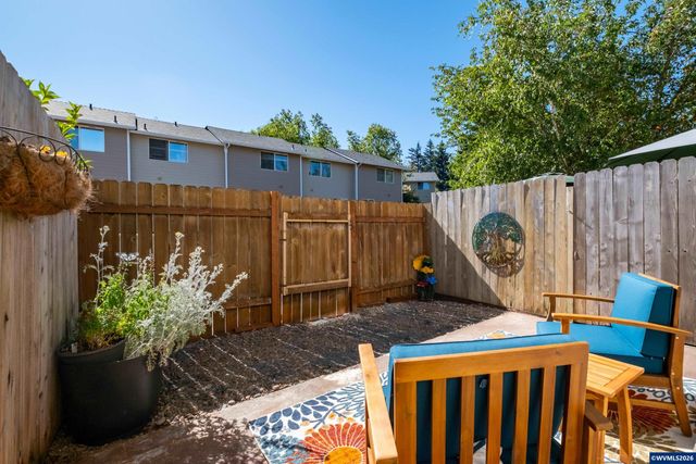 2190 Maplewood Dr S, Salem, OR 97306