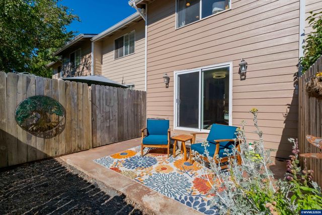 2190 Maplewood Dr S, Salem, OR 97306