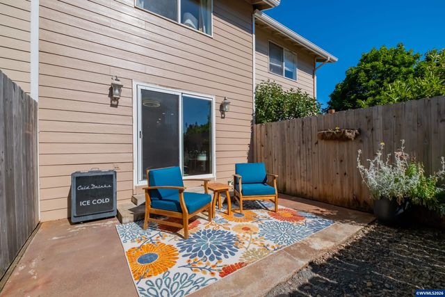 2190 Maplewood Dr S, Salem, OR 97306