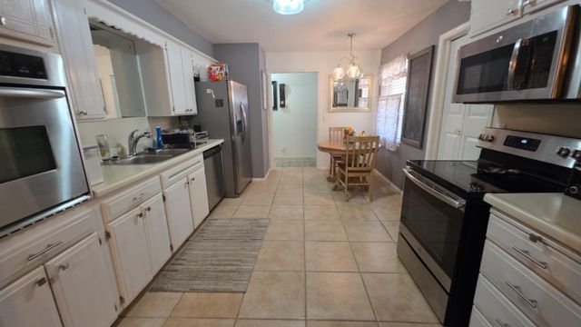 11012 Greystone Avenue, Oklahoma City, OK 73120