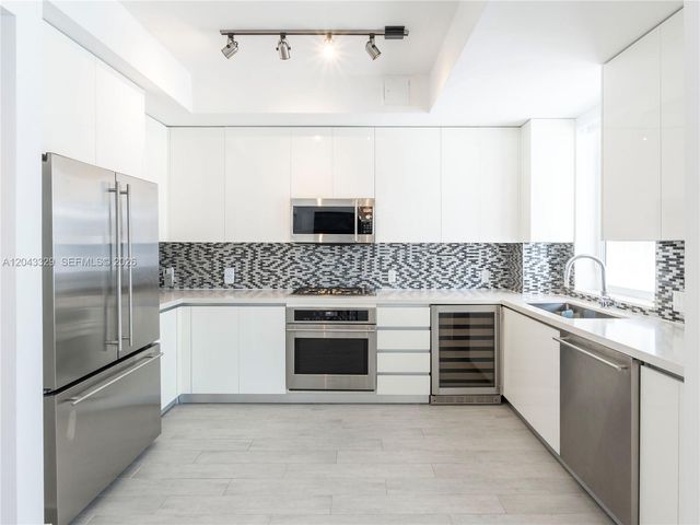 51 N Shore Drive 51, Miami Beach, FL 33141