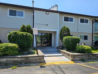 870 E Old Willow Road E 259, Prospect Heights, IL 60070