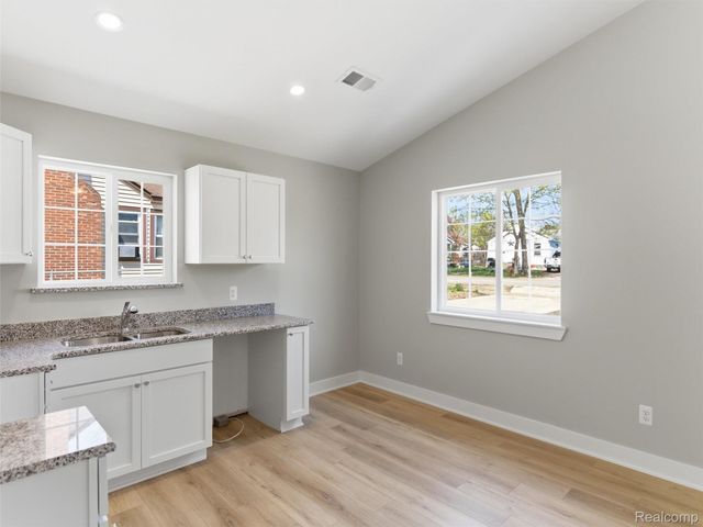 1005 Lakeview Street, Waterford Charter Township, MI 48328