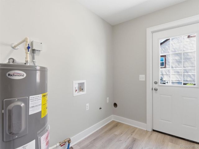 1005 Lakeview Street, Waterford Charter Township, MI 48328
