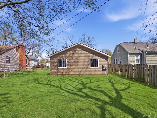 1005 Lakeview Street, Waterford Charter Township, MI 48328