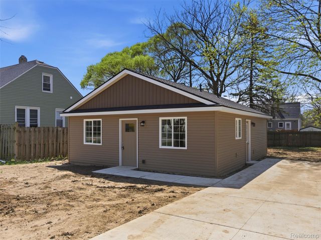 1005 Lakeview Street, Waterford Charter Township, MI 48328