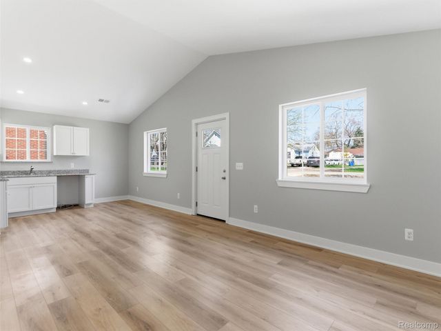 1005 Lakeview Street, Waterford Charter Township, MI 48328