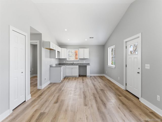 1005 Lakeview Street, Waterford Charter Township, MI 48328