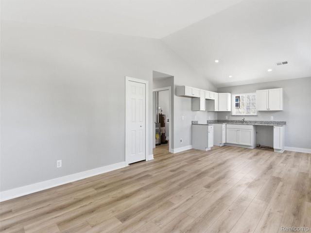 1005 Lakeview Street, Waterford Charter Township, MI 48328