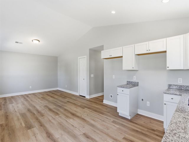 1005 Lakeview Street, Waterford Charter Township, MI 48328