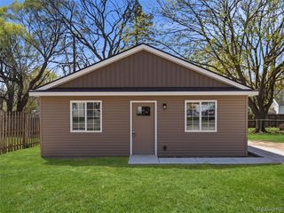 1005 Lakeview Street, Waterford Charter Township, MI 48328