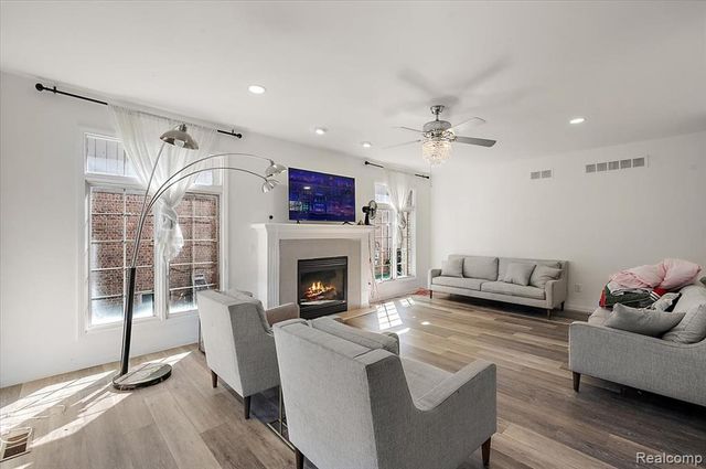 21559 Waverly Drive, Macomb, MI 48044