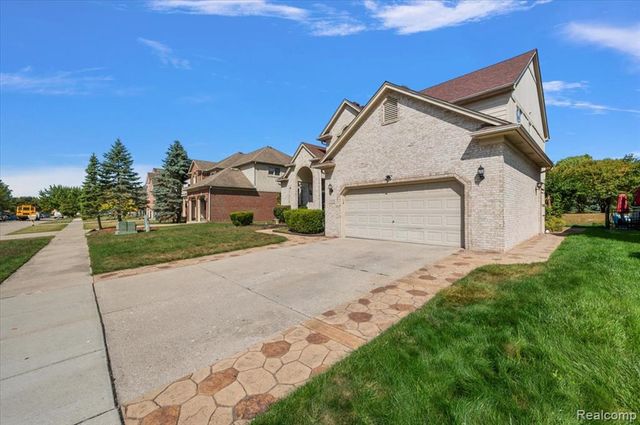 21559 Waverly Drive, Macomb, MI 48044